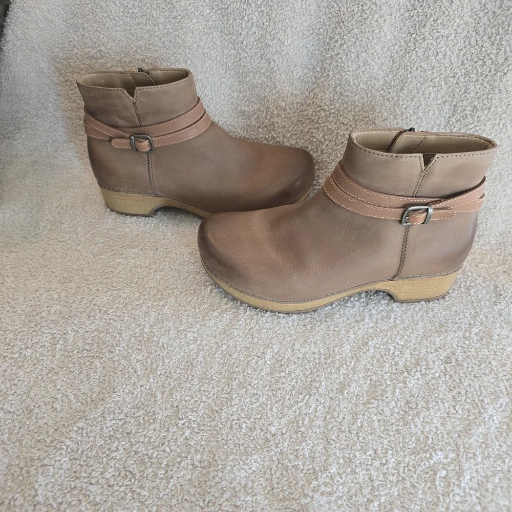 Dansko women brook